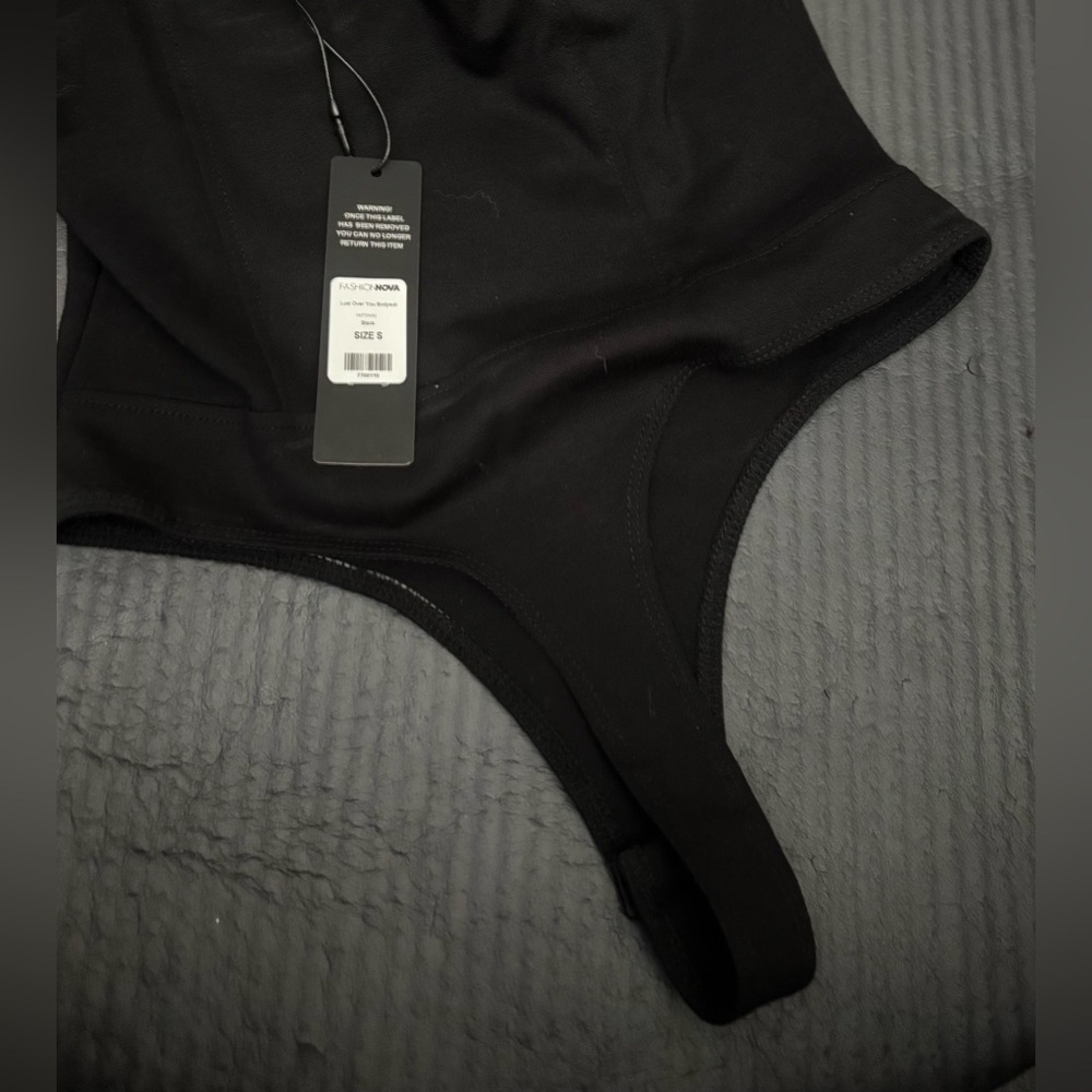 Fashion nova bodysuit - Picture 3 of 9
